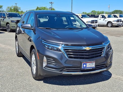 Used 2022 Chevrolet Equinox LT image 2