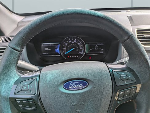 Used 2017 Ford Explorer XLT w/ Equipment Group 202A image 30
