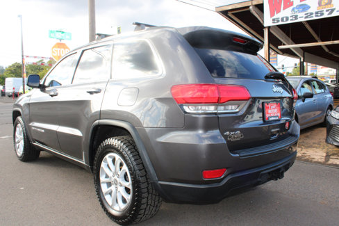 Used 2014 Jeep Grand Cherokee Laredo w/ 18" Wheel & 8.4" Radio Group image 4