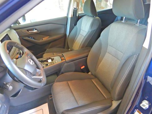 Used 2025 Nissan Rogue SV image 11