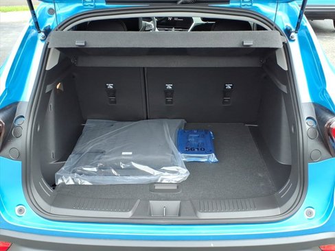 New 2025 Chevrolet Trax LT w/ LT Convenience Package image 8