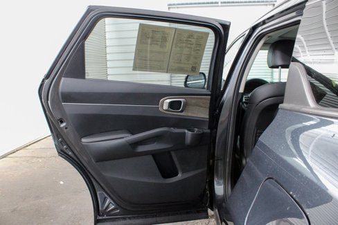 Used 2023 Kia Sorento EX w/ Panoramic Sunroof Package image 17