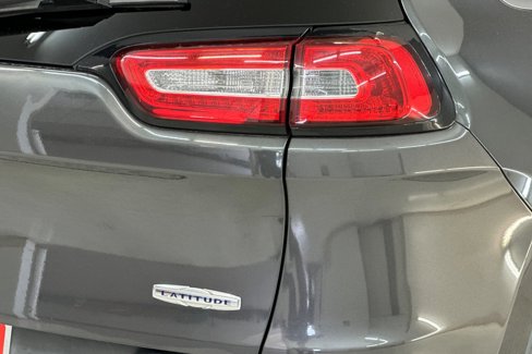 Used 2015 Jeep Cherokee Latitude image 13