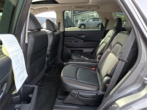 Used 2022 Nissan Pathfinder SL w/ SL Premium Package image 11