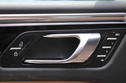 Used 2024 Porsche Macan image 20