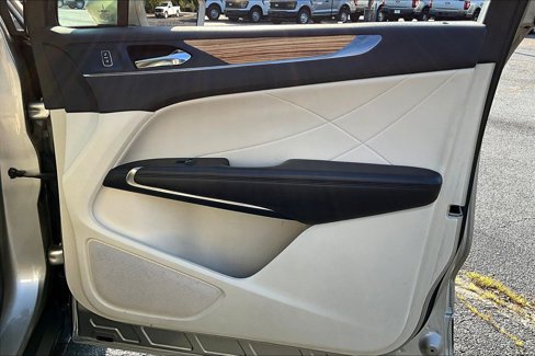 Used 2015 Lincoln MKC AWD w/ Equipment Group 101A Select image 24