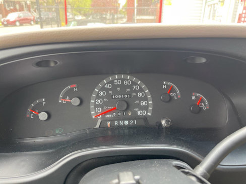 Used 2000 Ford E-150 and Econoline 150 image 11