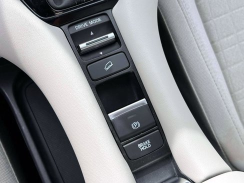 Certified 2023 Honda HR-V LX image 28