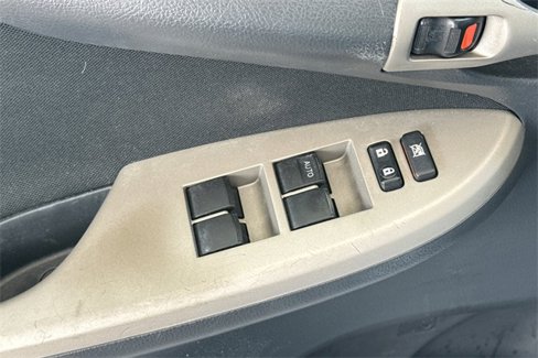 Used 2013 Toyota Corolla LE image 11