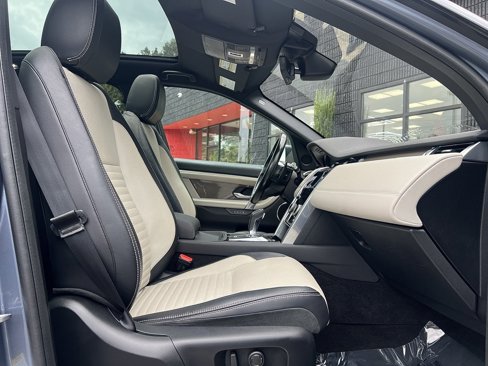 Used 2020 Land Rover Discovery Sport SE R-Dynamic image 30