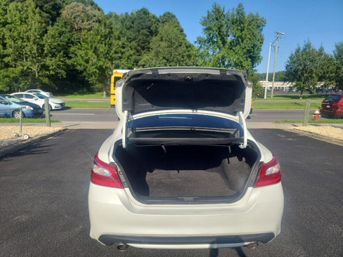 Used 2017 Nissan Altima 2.5 SR w/ Midnight Edition Package image 28