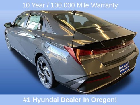 New 2025 Hyundai Elantra Sport image 4