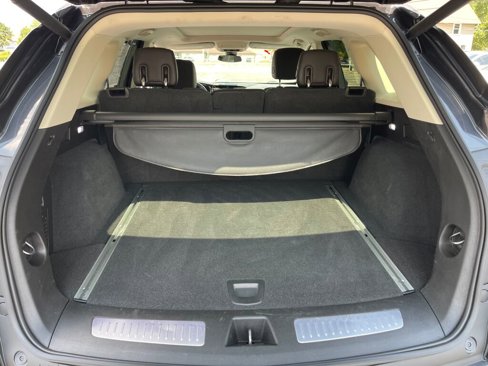 Used 2018 Cadillac XT5 Luxury w/ Driver Awareness Package image 18