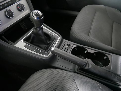 Used 2016 Volkswagen Golf 2-Door image 24