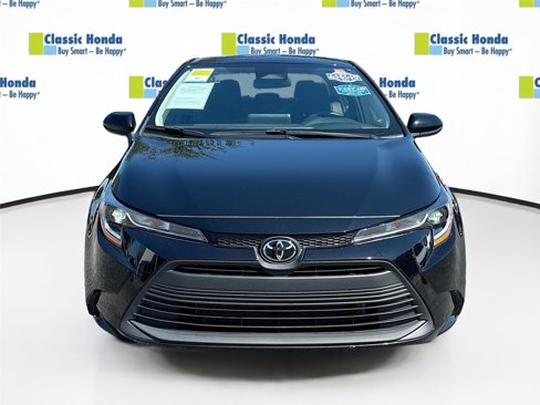 Used 2024 Toyota Corolla LE image 2