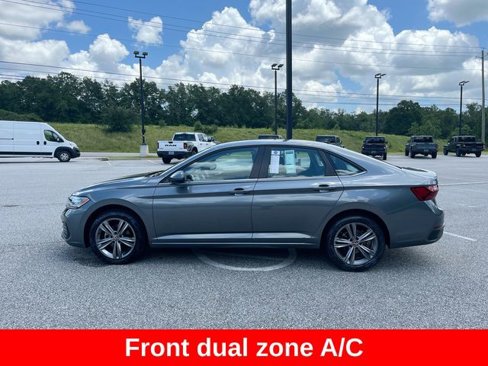 Used 2022 Volkswagen Jetta SE image 6