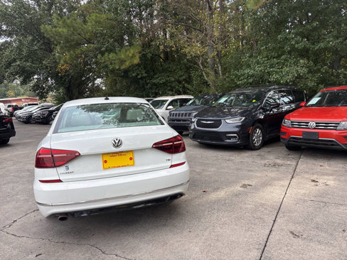 Used 2018 Volkswagen Passat 2.0T R-Line image 6