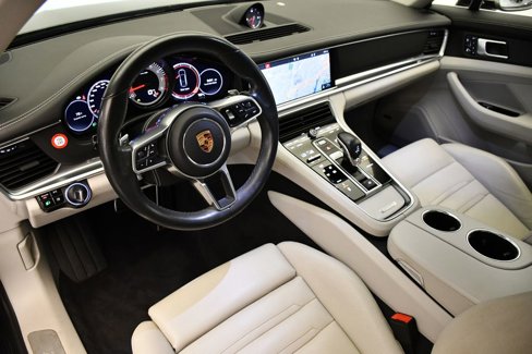 Certified 2018 Porsche Panamera 4S image 4
