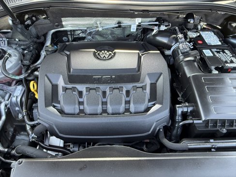 Used 2022 Volkswagen Tiguan SE R-Line image 26