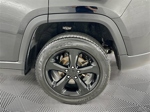 Used 2023 Jeep Grand Cherokee Altitude image 19