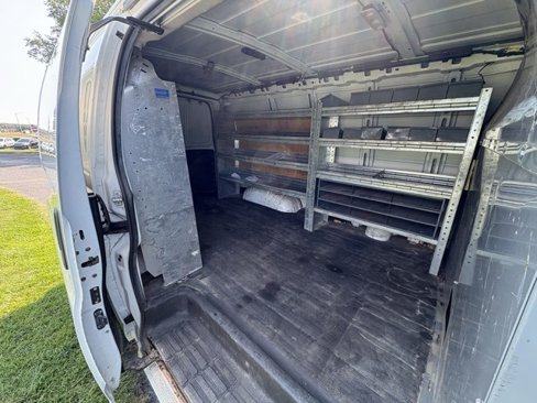 Used 2016 GMC Savana 3500 image 24