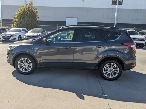 Used 2018 Ford Escape SE image 2