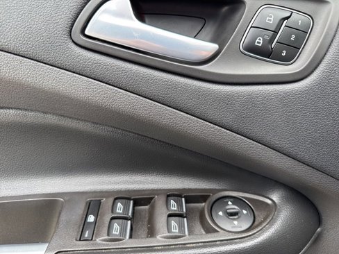 Used 2017 Ford Escape Titanium image 22