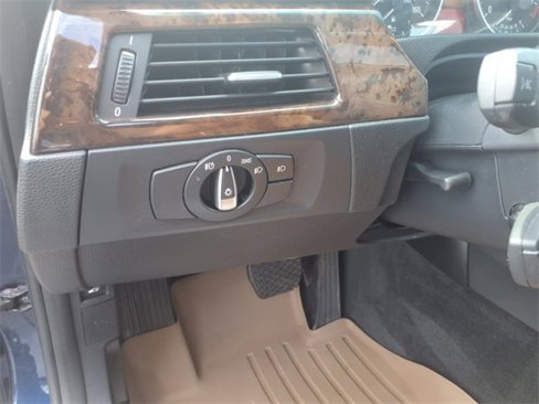 Used 2011 BMW 328i xDrive Sedan image 13