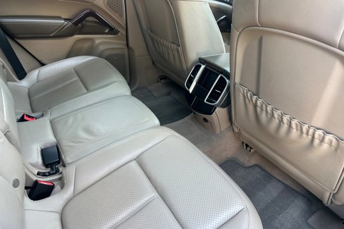 Used 2014 Porsche Cayenne S image 36