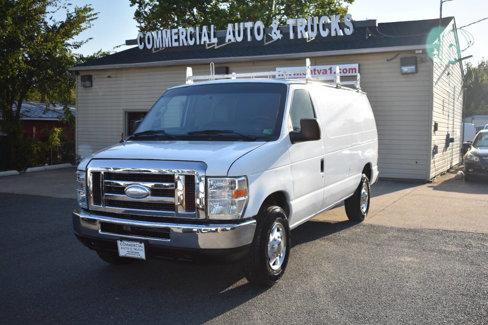 Used 2010 Ford E-250 and Econoline 250 image 2