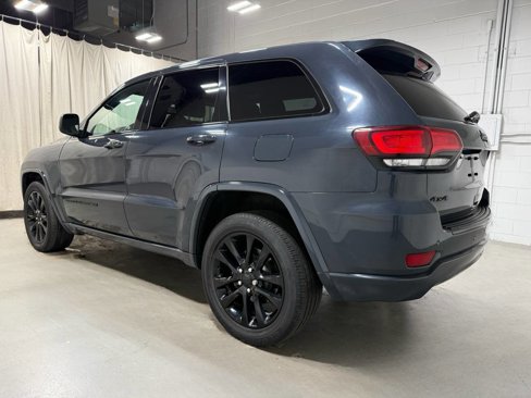 Used 2018 Jeep Grand Cherokee Altitude image 5