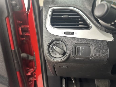Used 2020 Dodge Journey SE w/ SE Popular Equipment Group image 32