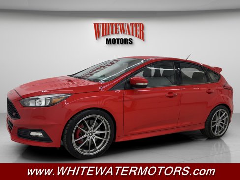 Used 2017 Ford Focus ST image 1