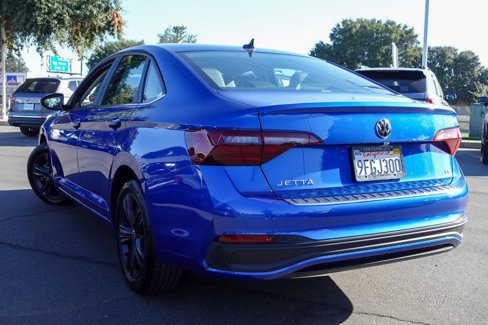Used 2024 Volkswagen Jetta SE w/ Panoramic Sunroof Package image 9