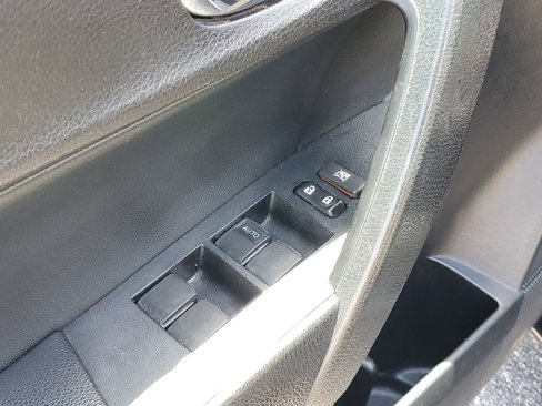Used 2016 Toyota Corolla S image 14