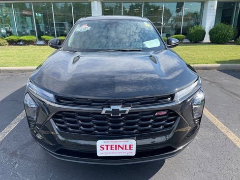 Used 2024 Chevrolet Trax RS image 2