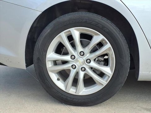 Used 2018 Chevrolet Malibu LT image 8