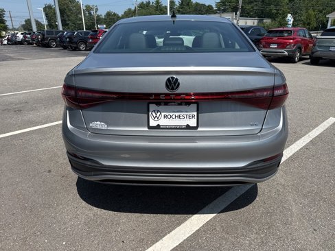 Used 2025 Volkswagen Jetta SE image 7