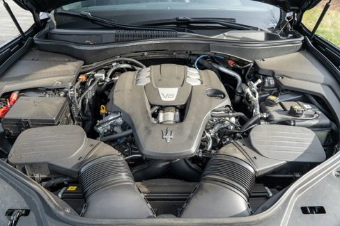 Used 2024 Maserati Levante GT Ultima image 14