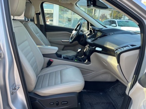 Used 2019 Ford Escape Titanium image 7