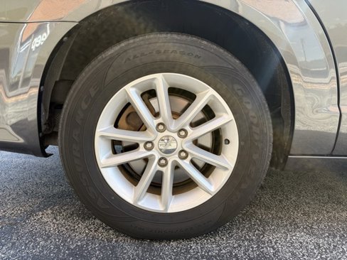 Used 2016 Dodge Grand Caravan SXT image 11