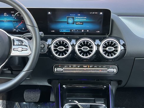 Used 2021 Mercedes-Benz GLA 250 w/ Premium Package image 40