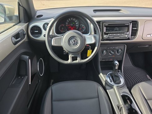 Used 2012 Volkswagen Beetle 2.5 image 6