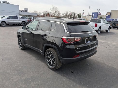New 2025 Jeep Compass Limited image 4