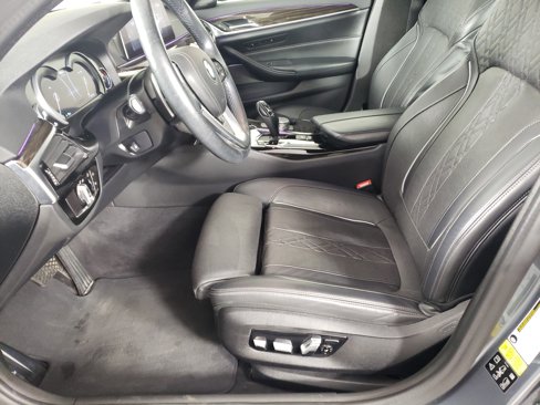 Used 2019 BMW 530i xDrive w/ Luxury Seating Package image 10