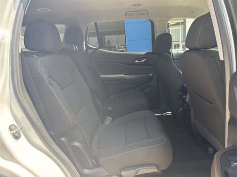 Used 2023 GMC Acadia SLE w/ Driver Convenience Package image 16