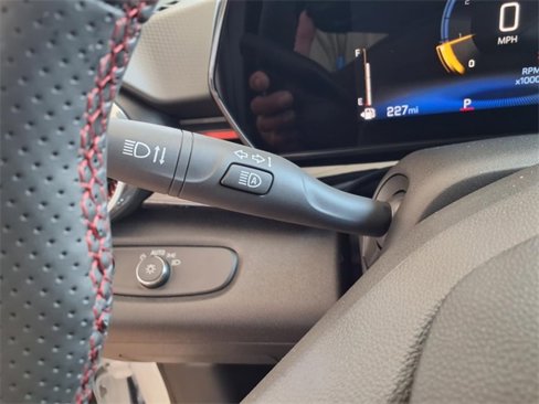New 2025 Chevrolet Trax RS w/ Sunroof Package image 26