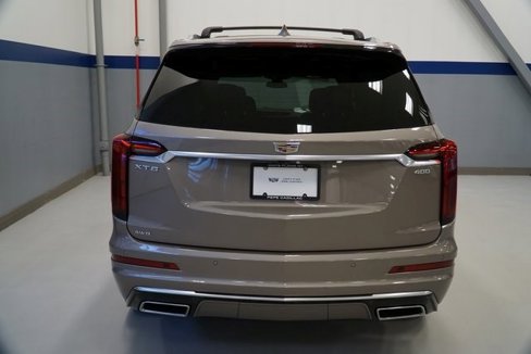 Certified 2022 Cadillac XT6 Premium Luxury image 5