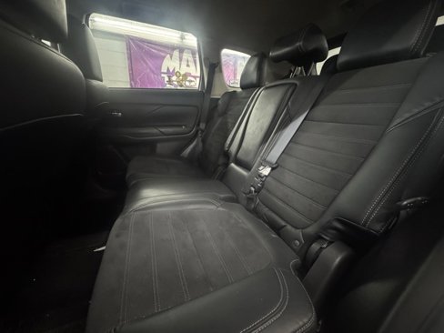 Used 2020 Mitsubishi Outlander SE image 10