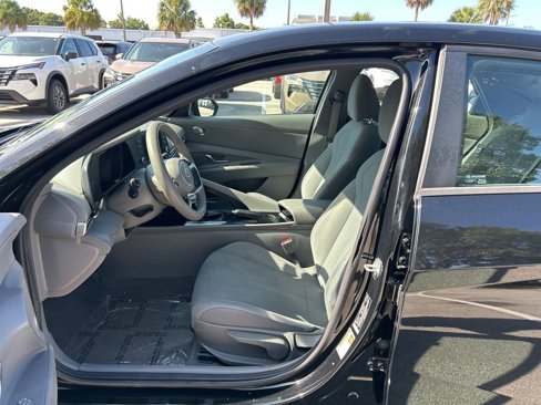 Used 2023 Hyundai Elantra SEL image 10